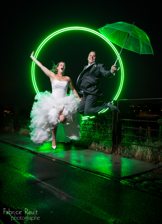 Et jusqu'à la nuit tombée,  un clin d'oeil à la couleur du mariage, et toujours sous la pluie